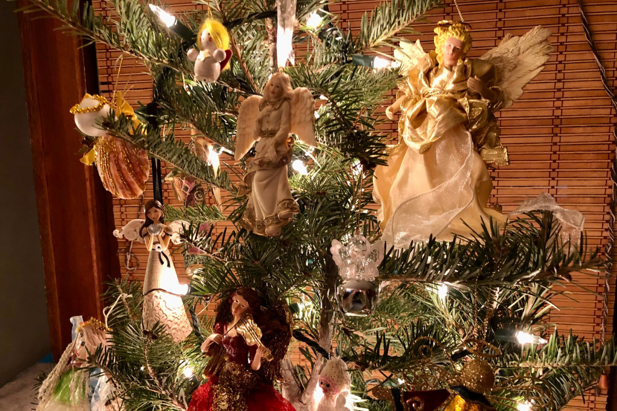 Angels on tree